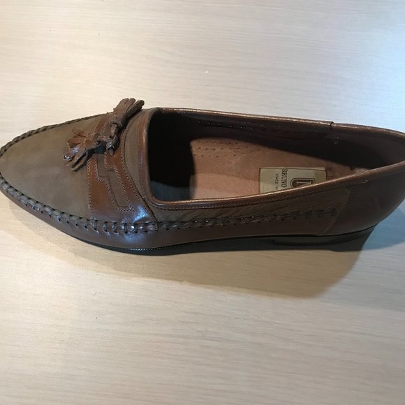 Leather/Suede Loafer with tassel trim - Picture 2 of 2